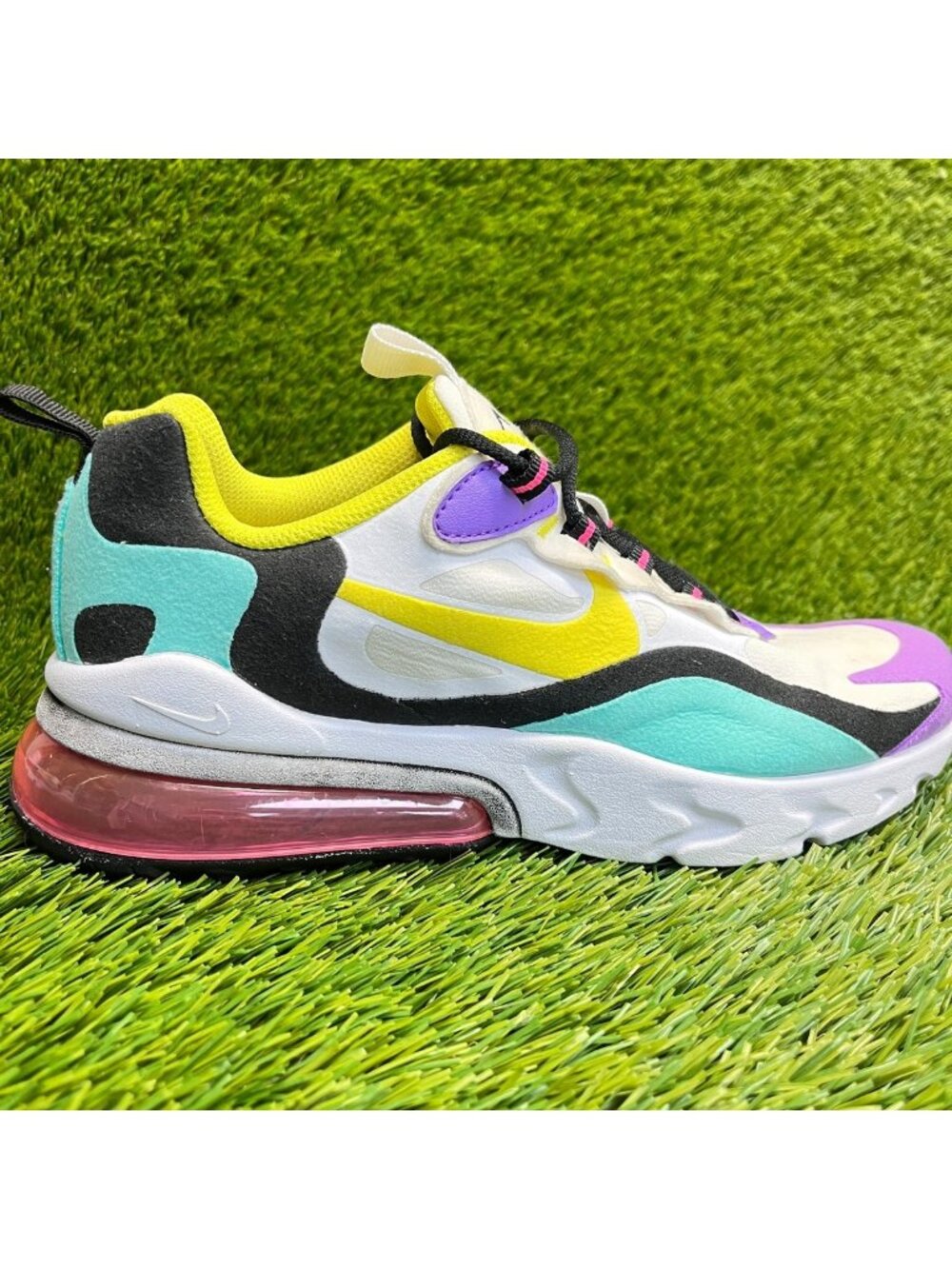 Nike Air Max 270 React Bright Violet Girls Size 6Y White Running Shoes Sneakers